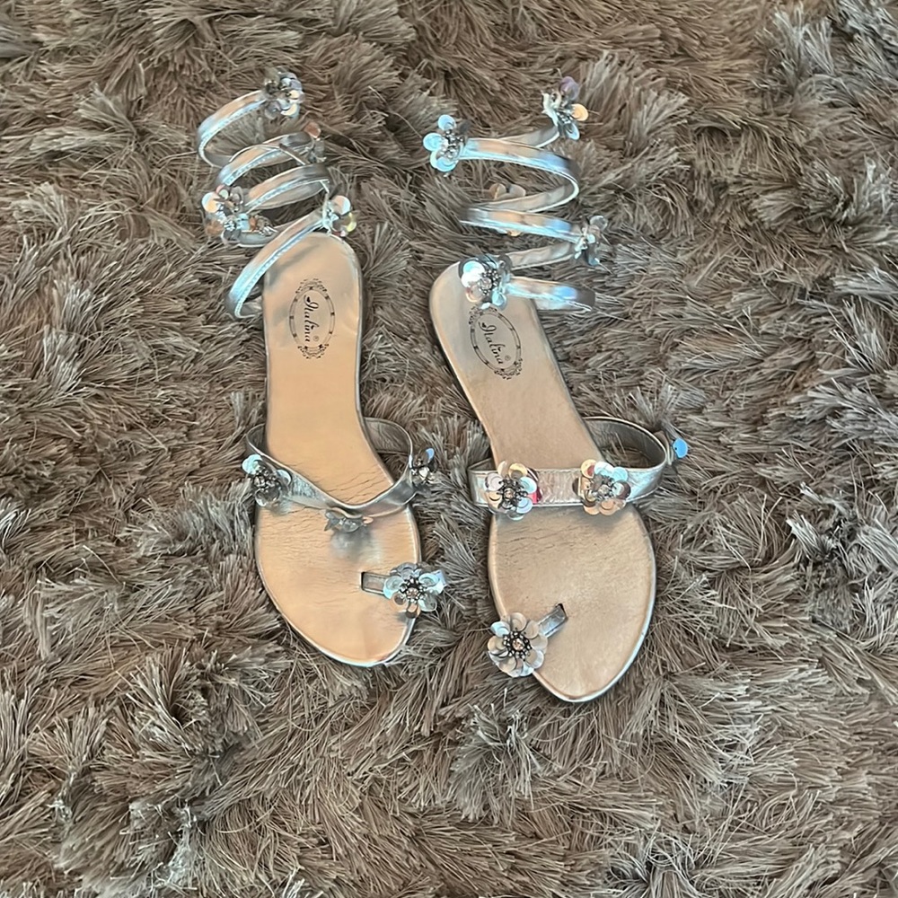 Size 7.5 Silver Sandles